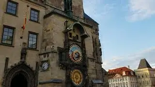 #bodeanetravels #travel #mustvisitplaces #unique #prague #astronomicalclock #clocks #famousclocks