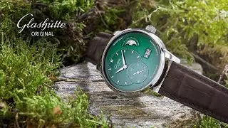 PanoMaticLunar in forest green