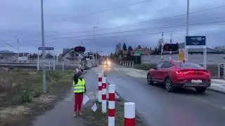 Kolej na Agatkę czyli Przejazdowo i Agatka, przejazd kolejowy, help for Agata with Przejazdowo, [4K]