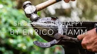 Shoes to be happy by Enrico Thamm - Der Romib&auml;r beim Hufschmied ~ Farrier Visit