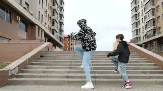 Crazy Frog 🐸  Shuffle Dance in the Stairs 😱🔥