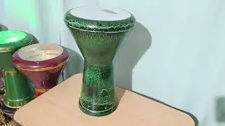 Tarabana Darbouka Toba Negru Verde cu telecomenzi Led Lumina Inaltime 43 cm Diametrul 21, 5 cm