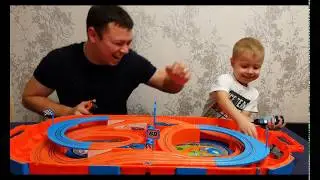 Новый  магнитный трек Хот Вилс - Carrying Case Slot Track Set Hot Wheels
