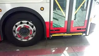 SF Muni 6633 on Route 14R with Inbound Route Announcement