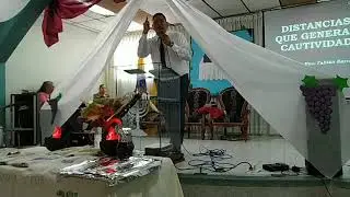 Fabian Barrantes-Distancias que Generan Cautividad.