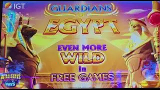 Вы когда-нибудь видели этот игровой автомат с низкой волатильностью? Guardians of Egypt от IGT в ...