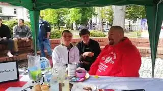 Jumbo Schreiner mit der ALS Pepper Challenge vom niemals aufgeben e.V.