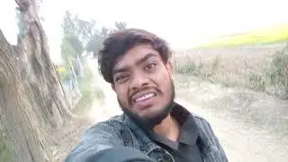 খেজুর গাছ অদ্ভুত একটা গাছ। উপরে শক্ত থাকলেও মিষ্টি রস দেয়। 