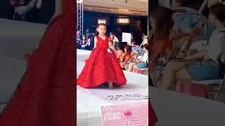 Beautiful Ramp Walk by little girl #rampwalk #catwalk #littlegirl #paegants #beautypaegants