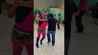 vean a pipiripau y chevere bailando asi esta #muisca 🎶🎵👏#shorts #dance #baile #music #short #show