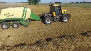 JCB Fastrac 3200 Bailing