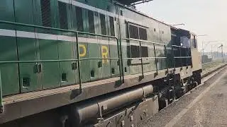 Tezgam Express beauty of Karachi leaving Rawalpindi right time...