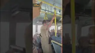 KSRTC കണ്ടക്ടര്&zwj; രാമദാസ് യാത്രക്കാരായ അയ്യപ്പന്മാര്&zwj;ക്കൊപ്പം ഭക്തിയില്&zwj; ലയിച്ച് ജോലി ചെയ്യുന്ന കാഴ്ച