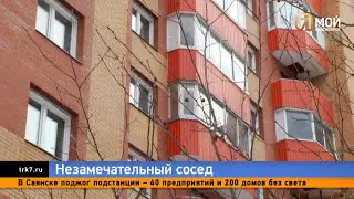 Кричит разными голосами и пачкает лифт кровью: жители Солнечного пожаловались на буйного соседа
