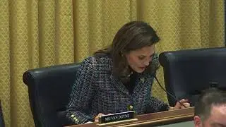 Rep. Salazar discusses her bill to expand federal contract opportunities to Miami small businesses!