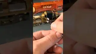 Добавление светодиодов к латунной модели.