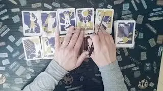 Qualcuno torna con una confessione che spiazza... #tarot #tarotreading #love 
