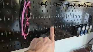 Краткий обзор узкой перфорированной панели Wall Control (8 x 32 дюйма)