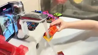 Новые машинки меняют цвет! Ещё больше сюрпризов | New Color Changing Cars for Kids!