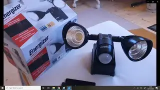 Energizer Wireless Motion Activated LED Flood Light REVIEW - Video 1/2
