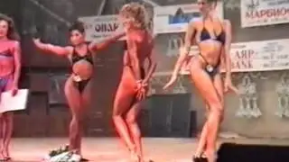 Ms. Figure Fitness on Onar Cup 1993 (posedown)