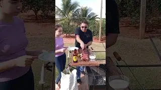 LINGUI&Ccedil;A DE PERNIL NO ESPETO, CHURRASCO BRUTO DE BOM NO S&Iacute;TIO.