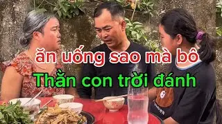 Thà cho bạn ăn chứ không cho mẹ mình ăn đứa con bất hiếu ￼
