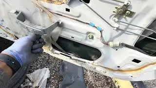 Как снять боковые защитные накладки на Integra 90-93 (DA).