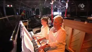 Koningsdag 2017 -  Kings Day 2017 - 50 Piano's and Circus Artists