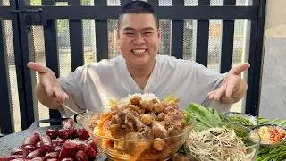 Ăn Cơm Nhà Với Món Giò Heo Kho Rệu Trứng Cút Kèm Dưa Giá Ngon Hết Sảy