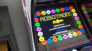 Homemade Arcade cab - Robotron demo