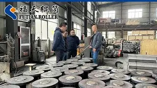 Customer visits Futian Roller factory.