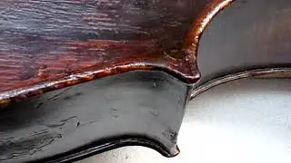 Pfretzschner cello corner closeup