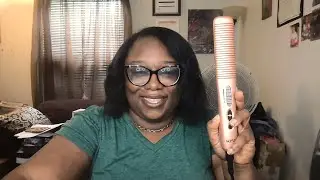 KISS Comb Straightener Thanks @MAKEUPWITHOUTLIMITATIONS for showing this tool