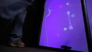 Microbes &ndash; Gait adaptability trainer (impression)