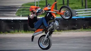 KTM EXC 400 Supermoto kikkailua, keulaa & driftaamista
