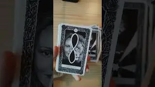 Unboxing and flickthrough for Lieselle's Eternal Tarot