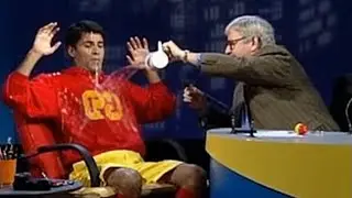 Cr&iacute;tico Armou para Mamonas FRACASSAREM na TV Ao Vivo &mdash; O Que ELES Cantaram o Fez Pedir Demiss&atilde;o