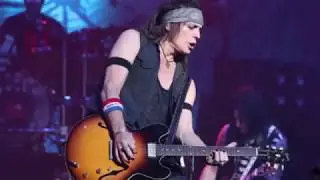 BIG ROCK SHOW - RYAN ROXIE