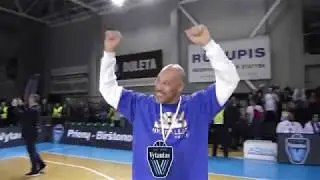 BC Vytautas fans LOVE LaVar Ball