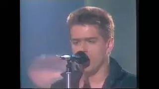 Radio Futura - El Hombre de Papel+Lluvia de Porvenir