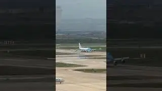 Air Force One visits DFW Airport for the first time in ten years!