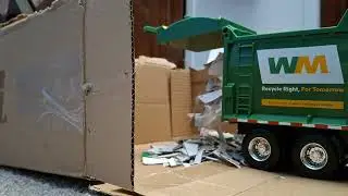 First Gear Mack LR McNeilus  Meridian Front Loader Dumping