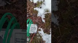 Pulling DC voltage right out of the ground. (earth battery)