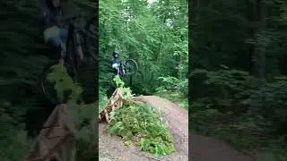 2m Kicker im Wald 😳