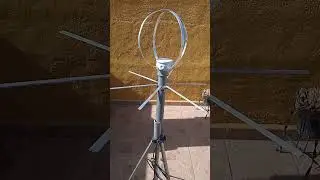 Circular UHF Eggbeater antenna