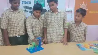 Students made by Earth quake alarm project 
