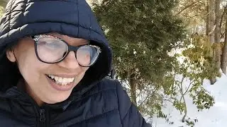 Intentando deslizarme por la nieve ¡Qué disparate! 😅