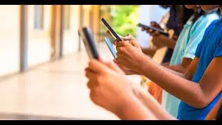 Should Phones Be Banned in Schools? The Debate Over Recess Restrictions in Poland