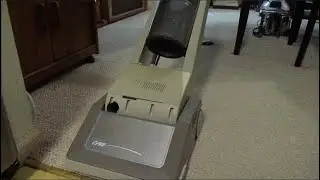 1990 Amway CMS 1000 Bagless Upright Vacuum Cleaner
